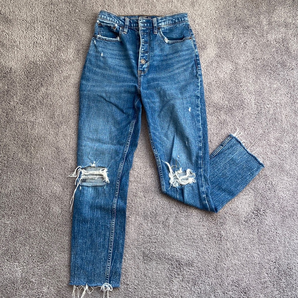 Abercrombie and Fitch high rise mom jean